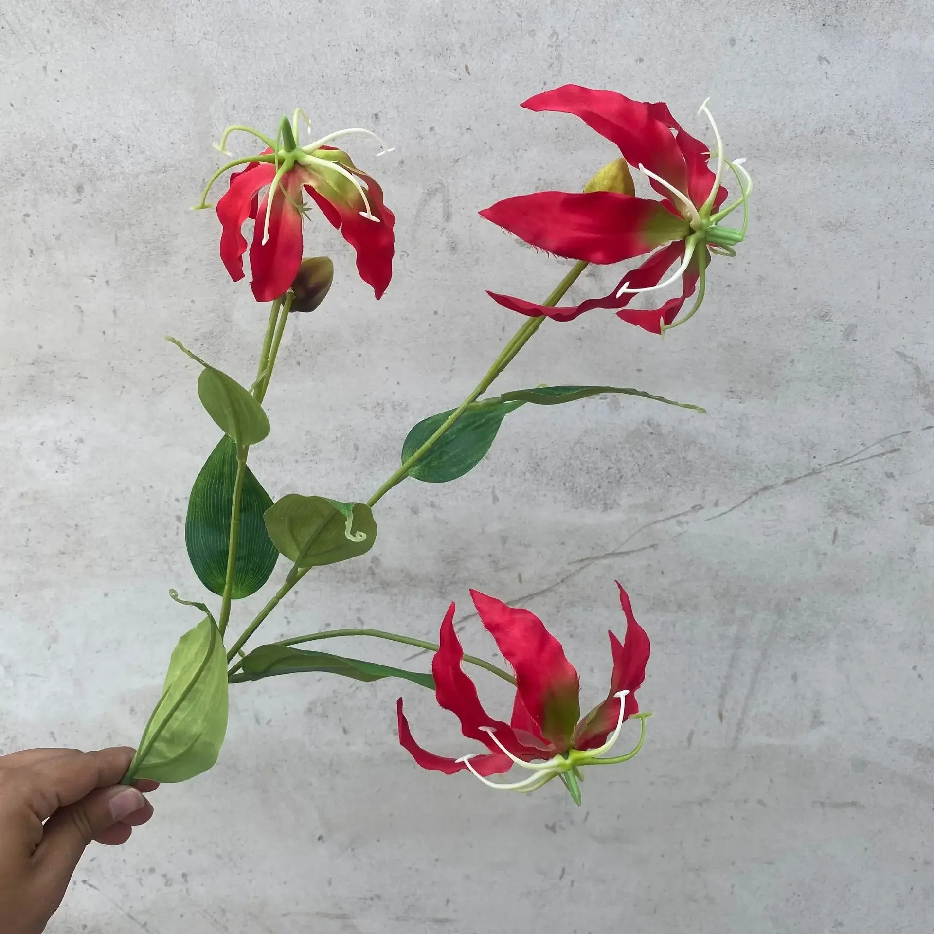 5pcs Artificial Gloriosa Flame Lily Silk Flower Wedding Hall Flower Arrangement Florals Holiday Home Party Backdrop Decor Lilies