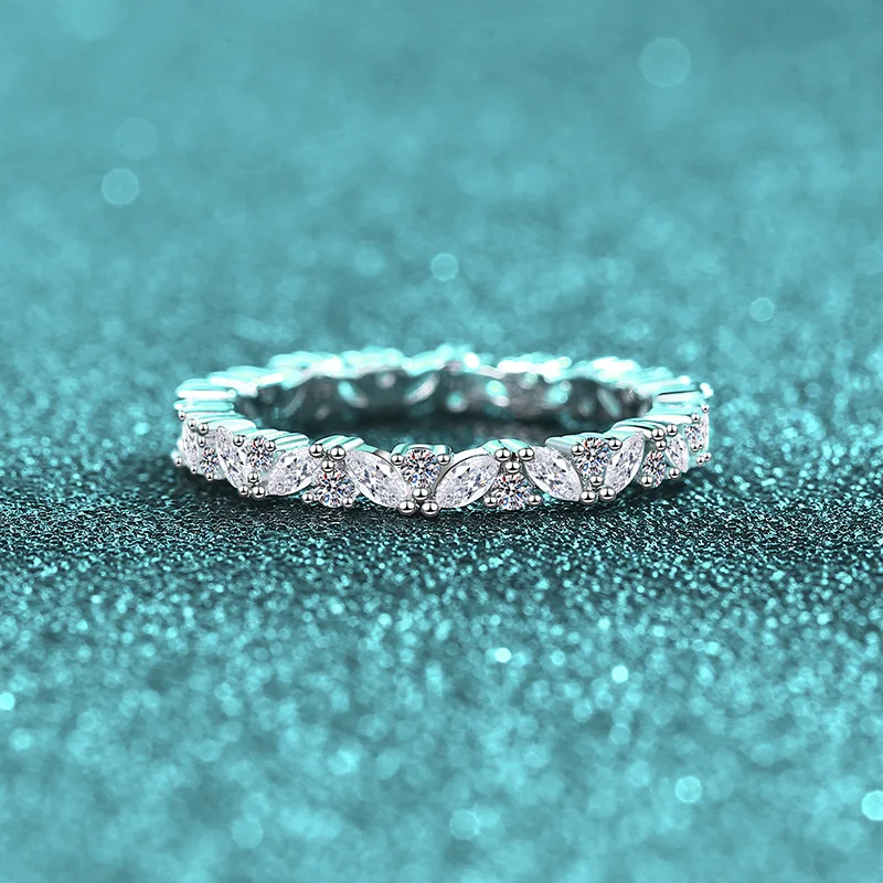 Elegante Anillo de Moissanita de Lujo Real en Platino PT950 para Mujer, Anillo de Diamantes Completo con Diseño de Cielo Estrellado, Moderno y Único