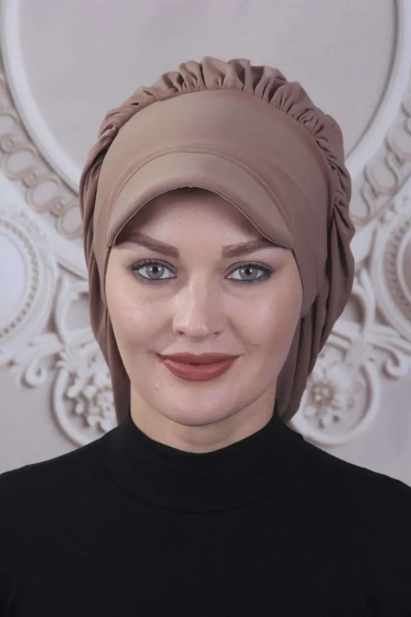 Chapéu drapeado design caramelo