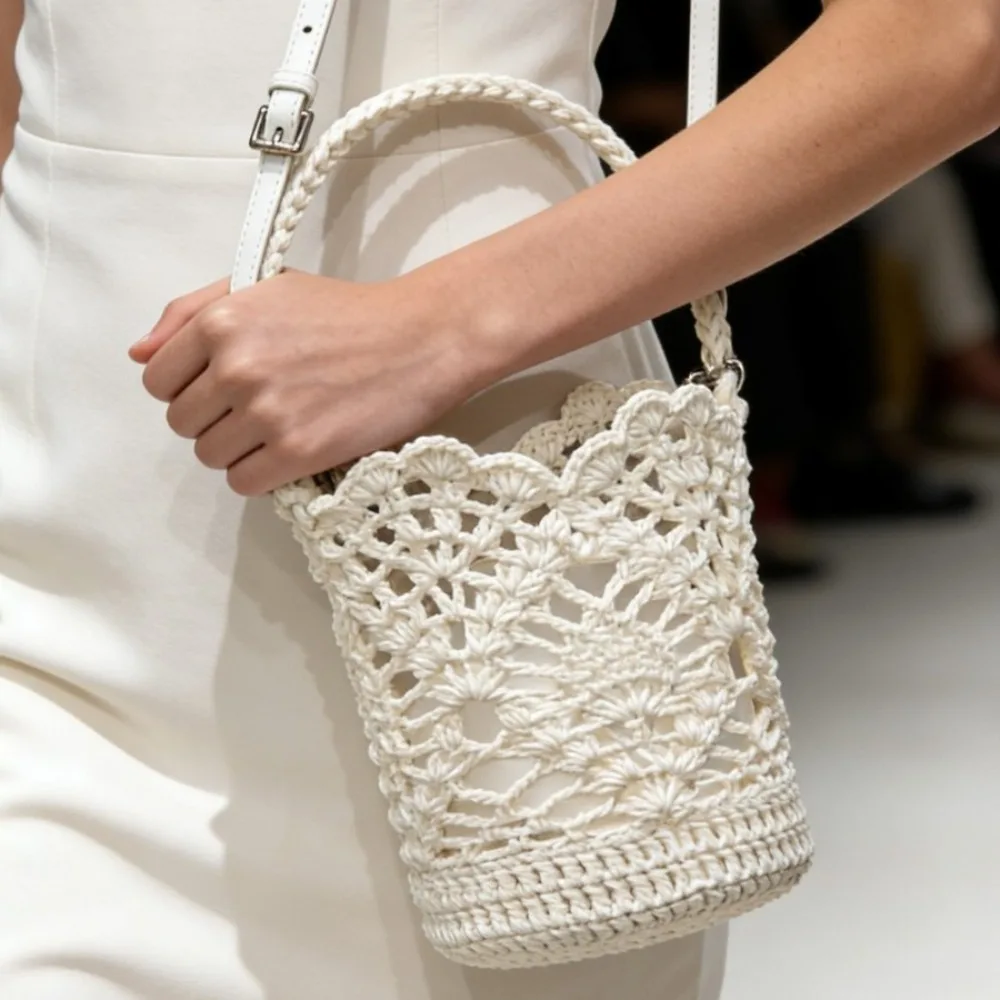 

French Retro Handmade Crocheted Bag Retro Hollow Design Summer Versatile Mini Shoulder Bag Refined Leisure