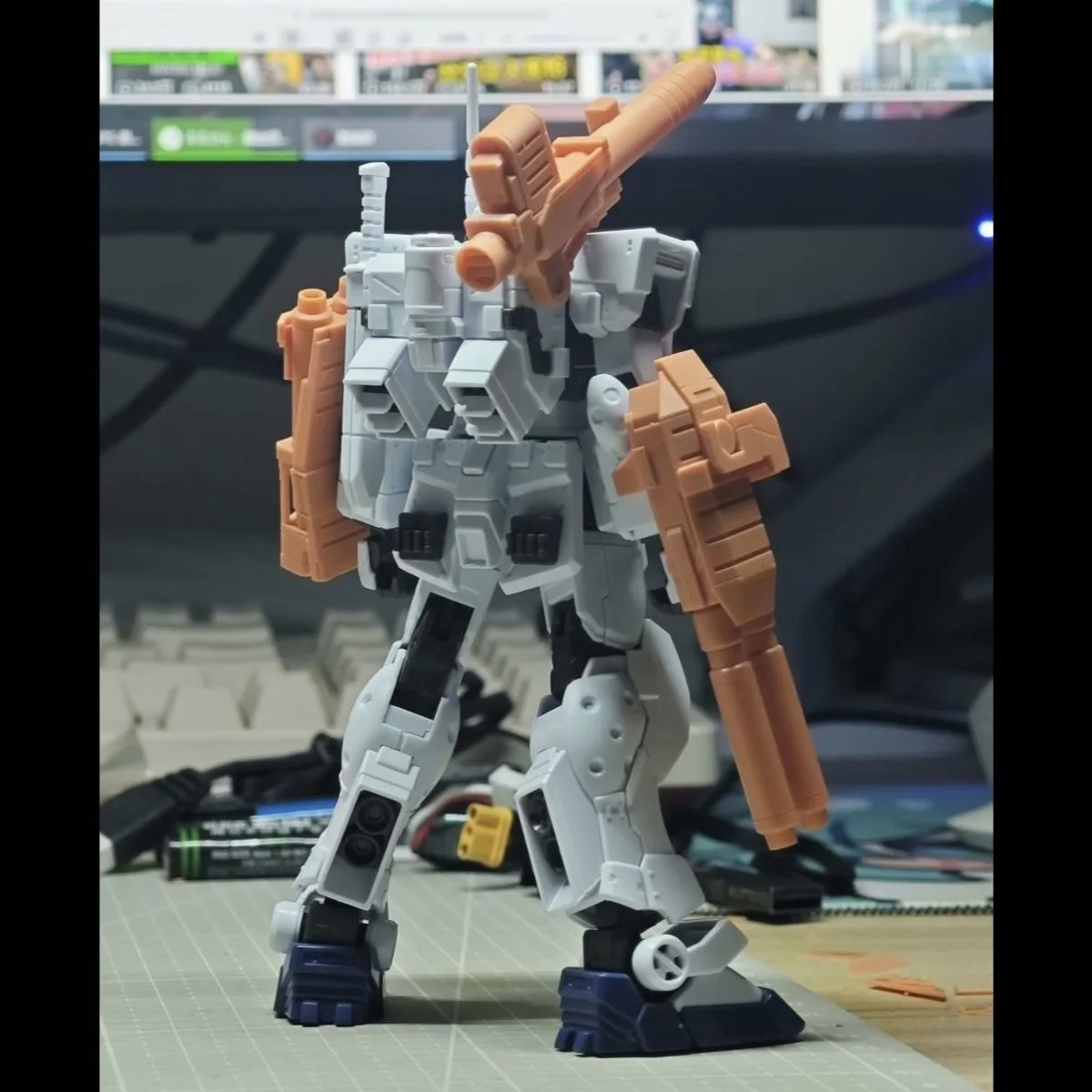 Double Barrel Cannon Shoulder Cannon Weapon with Built in M Position Print Piece for Model Building And Gaming