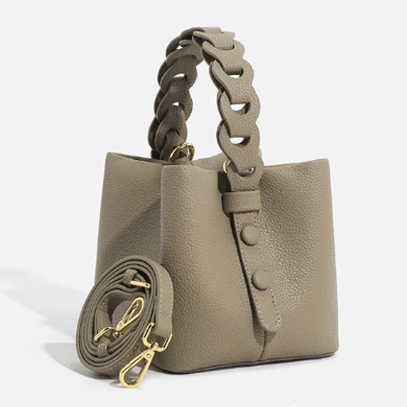 

2025 Autumn and Winter New High-end Vegetable Basket Fashion Woven Bucket Bag Commuting Handbag Single Shoulder Crossbody Bag