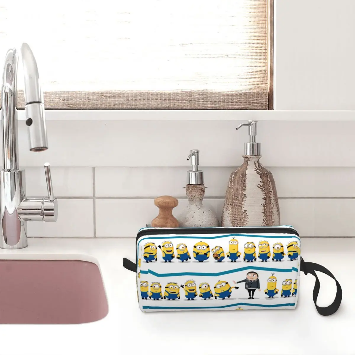 Minions Gru & Minions Line-Up Cosmetic Bag Women Makeup Bags Travel Waterproof Toiletry Bag Organizer Merch