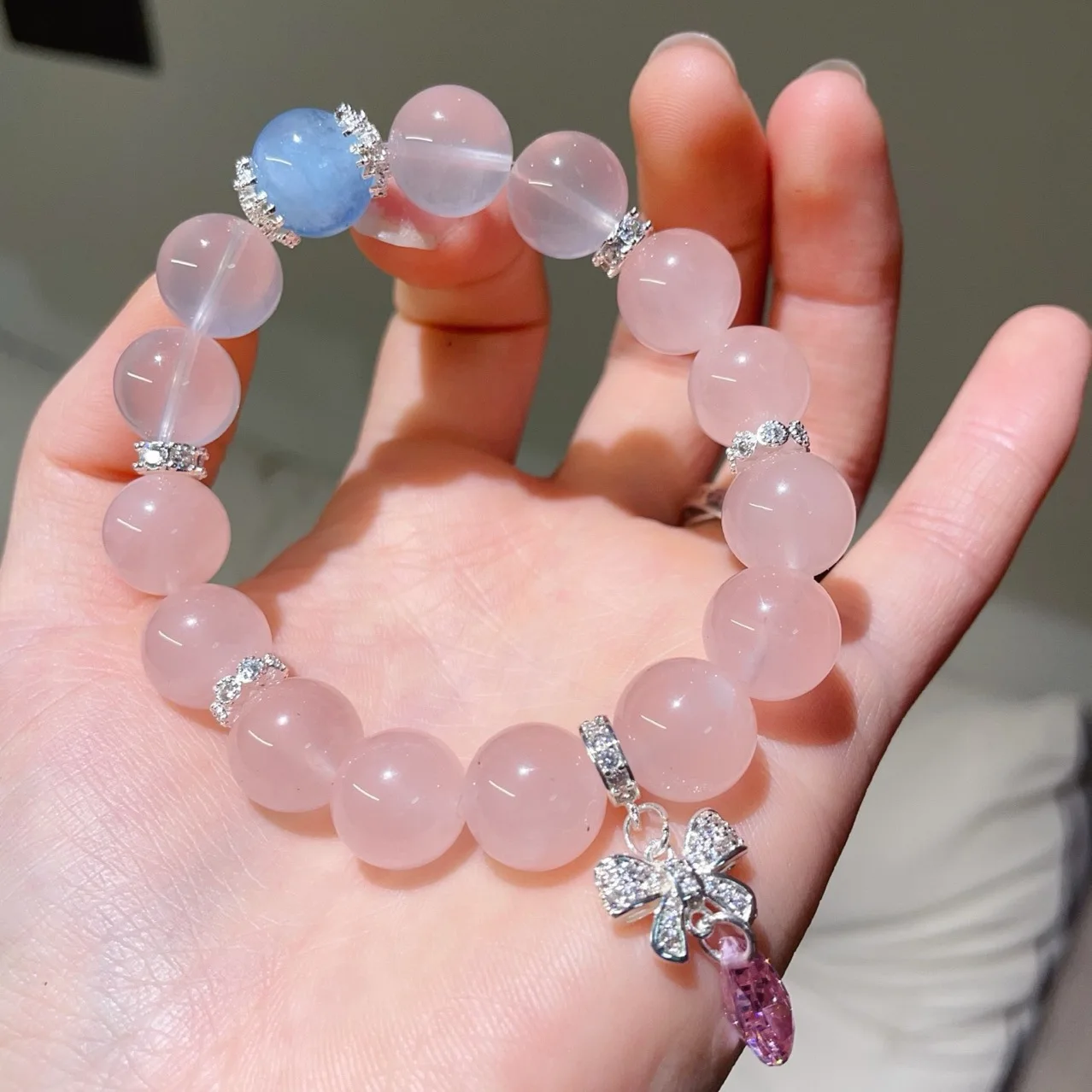 

Natural Horse Powder Crystal Bracelet Women's Light Luxury Fashion Bracelet Niche Original Design