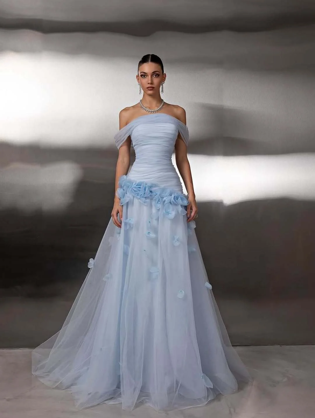 

Вечерние платья небесно-голубого цвета с открытыми плечами, с цветочными аппликациями, для выпускного вечера, винтажные, с длинным шлейфом, на заказ, для торжественных случаев