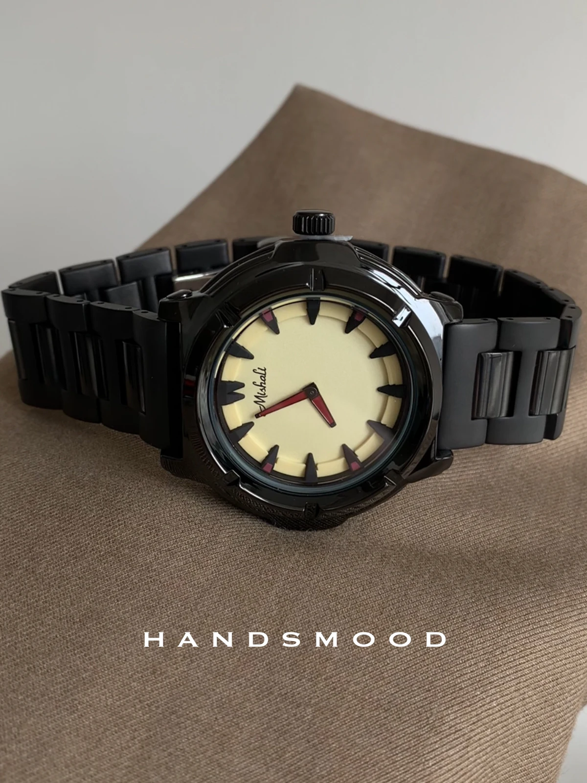 Orologio da donna di lusso nero crema giallo contrasto dolce stile fresco orologio da donna temperamento moda atmosferica orologio da donna