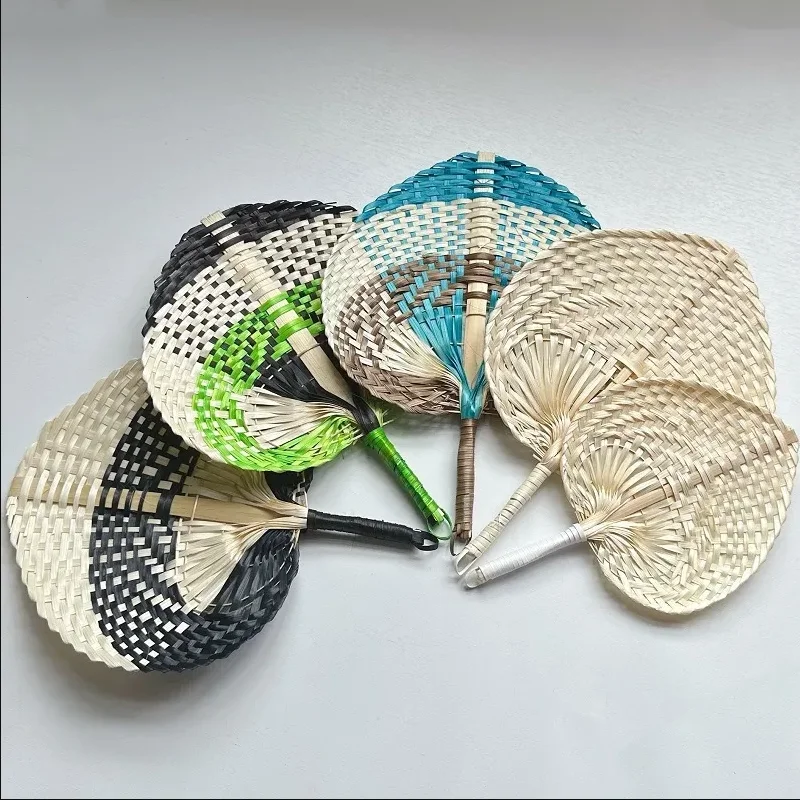 1PC Hand-woven Palm Leaf Hand Woven Chinese Style Handmade Straw Fan Heart Shaped Summer Cool Mosquito Repellent Hand Fans