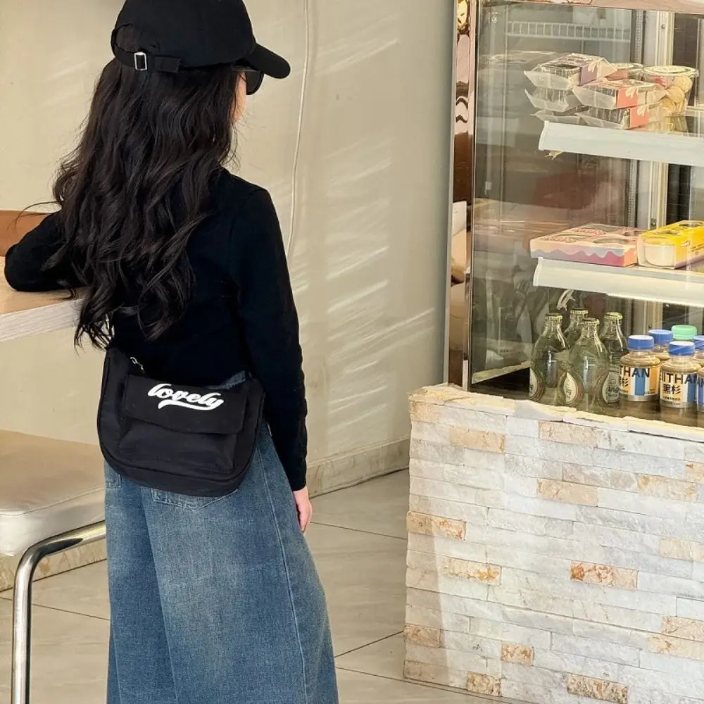 Casual kinderbrief sporttas jongens meisjes Koreaanse crossbodytas Lichtgewicht veelkleurige reistas buiten