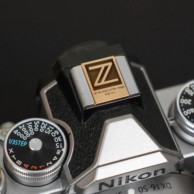 زر تحرير غطاء الحذاء الساخن النحاسي لكاميرا Nikon ZF DF F3 FM2 Leica Fujifilm Sony
