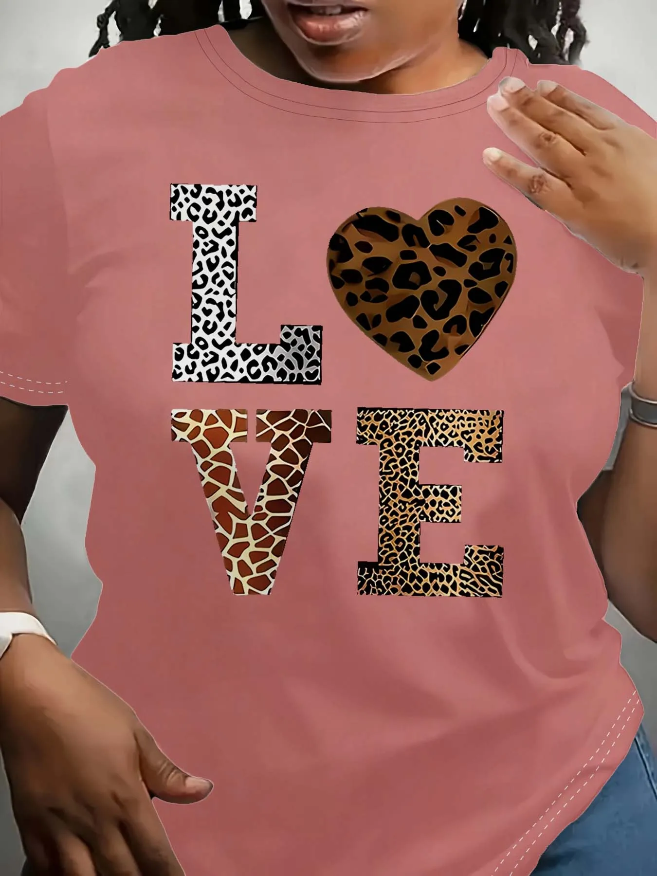 Motivo LOVE con stampa animalier taglie forti - Indumento alla moda elegante e grazioso