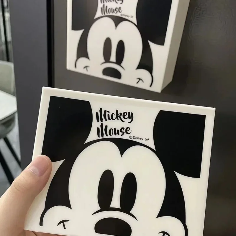 Uchwyt na pojemnik magnetyczny Disney Mickey Mouse ściana lodówki stojak do montażu Organizer schowek kuchenny stojak na nocną toaletę