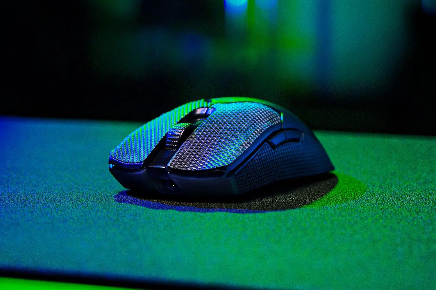 RA-ZER VIPER V2 PRO GAMING MOUSE WIRELESS lightweight design