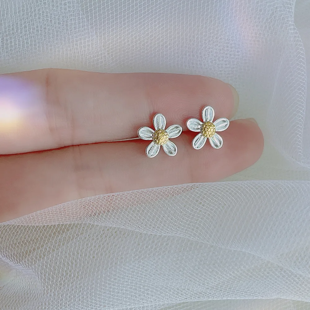 VOQ Silver Color Summer New Trend Flower Daisy Flower Stud Earrings Korean Fashion Earrings Girls Earrings