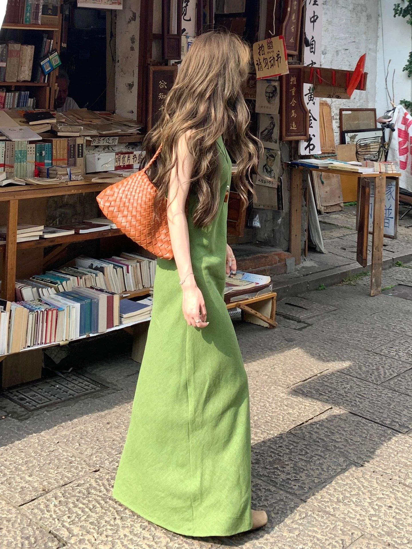 2025 New Green Camisole Vest Dress Women's Summer Seaside Vacation Style Temperament Waist Cinching French Style Long Skirt