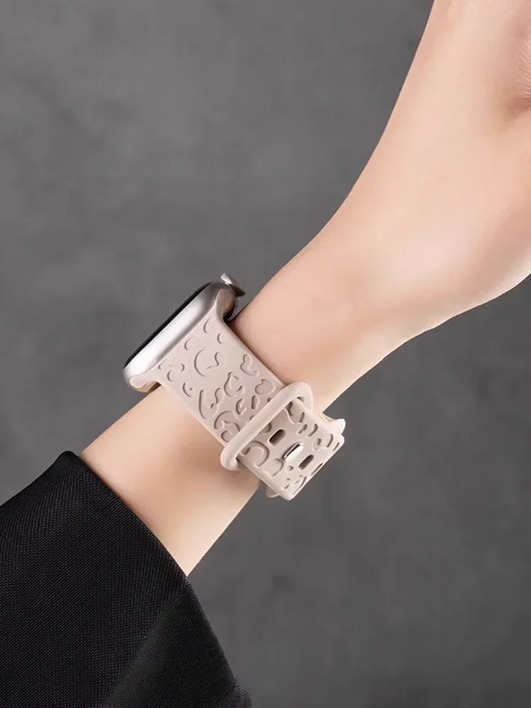 Engraved Leopard Straps For Apple Watch Band ultra 2 49mm 45mm 44mm 42 41 40mm Silicone bracelet for Series 10 9 8 7 se 3 6 5 4
