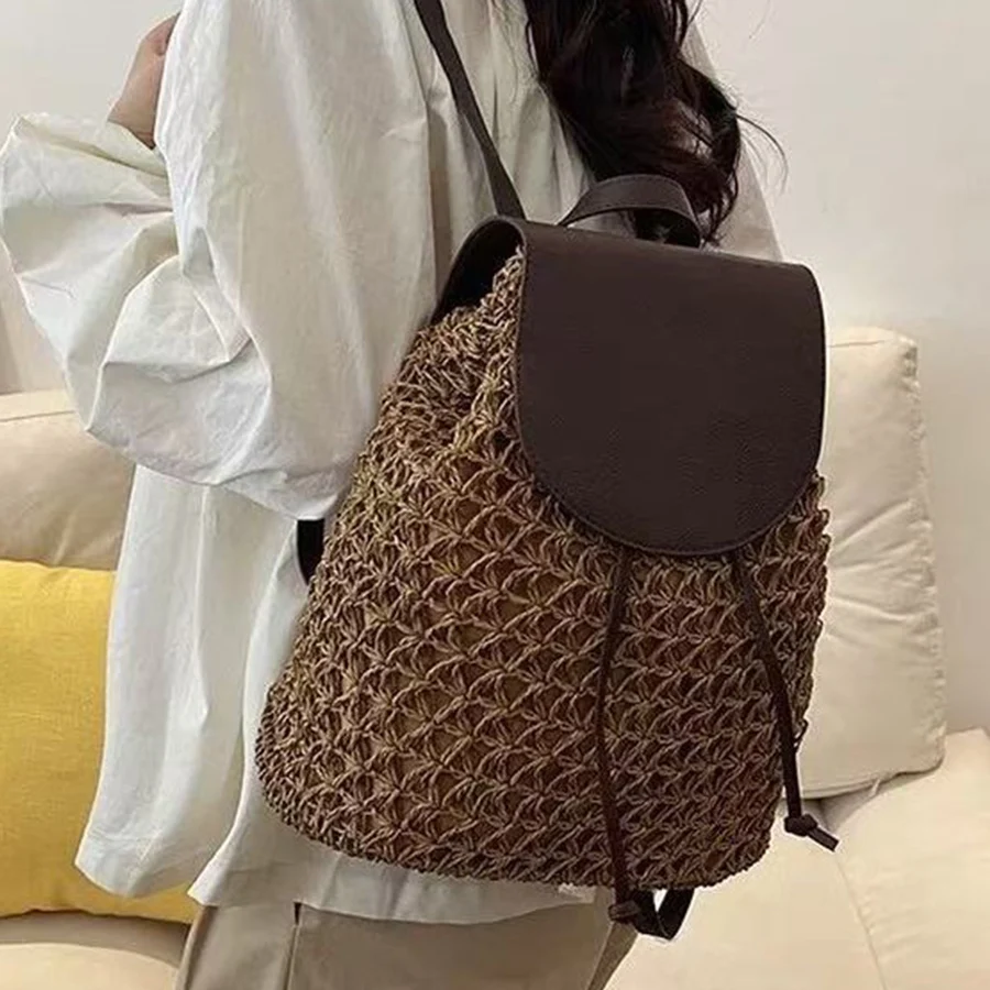 حقيبة ظهر صيفية مجوفة من القش قابلة للطي مرقعة منسوجة يدويًا برباط للنساء حقائب كتف لقضاء عطلة الشاطئ