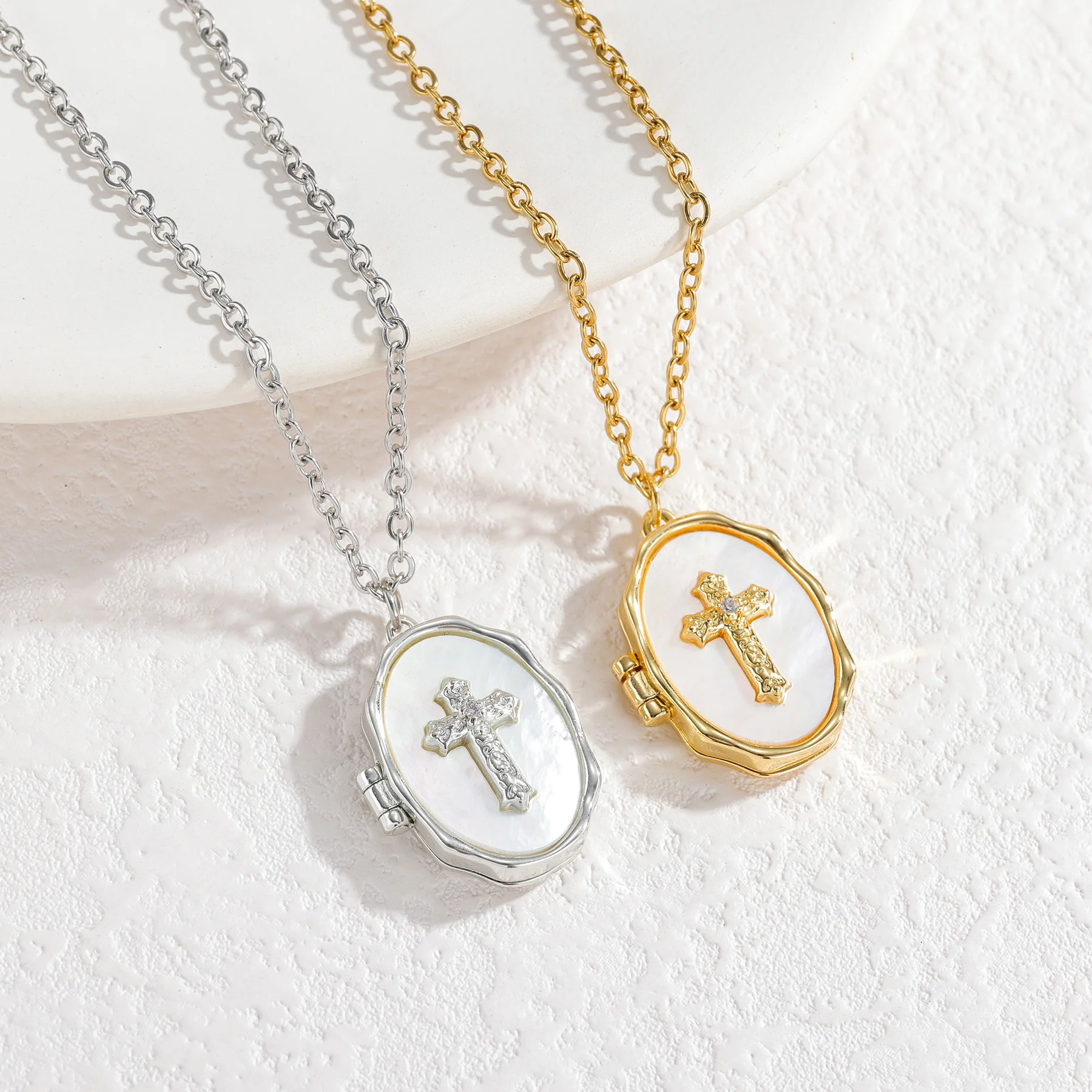 Customized Colorful Photo Locket Necklace for Women Copper Personalized Cross Butterfly Locket Necklace Christmas Jewelry Gift view 5