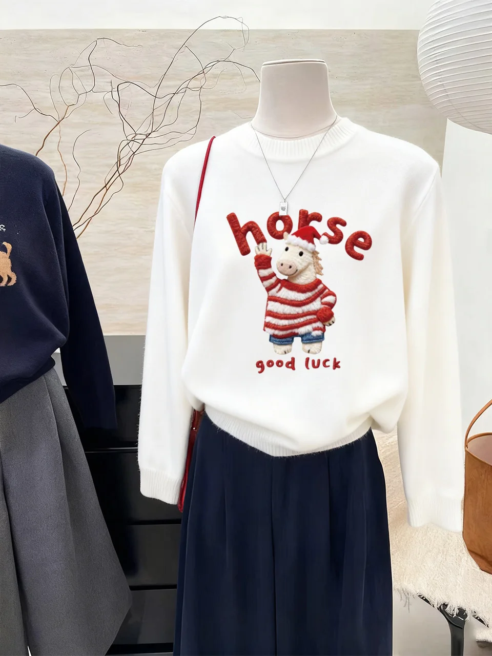 เสื้อสเวตเตอร์ถักสีแดงสำหรับผู้หญิง ลายฉลองปีใหม่ต้นฤดูใบไม้ผลิ คอกลม แขนยาว ทรงหลวม สวมใส่สบาย