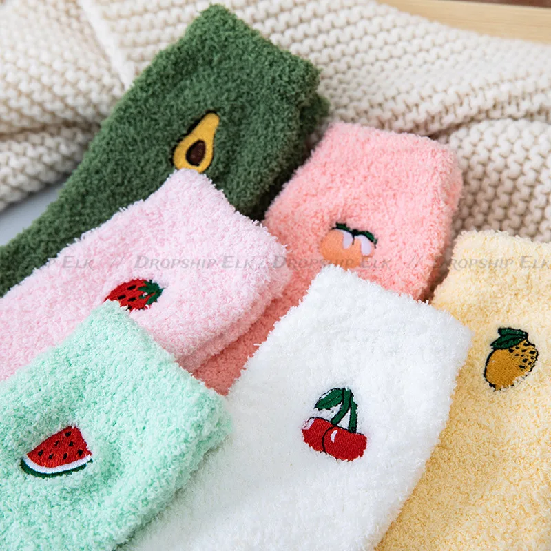 여성 과일 양말 푹신한 따뜻한 플러시 양말 여성 따뜻한 아보카도 수박 체리 딸기 바닥 잠자는 양말
