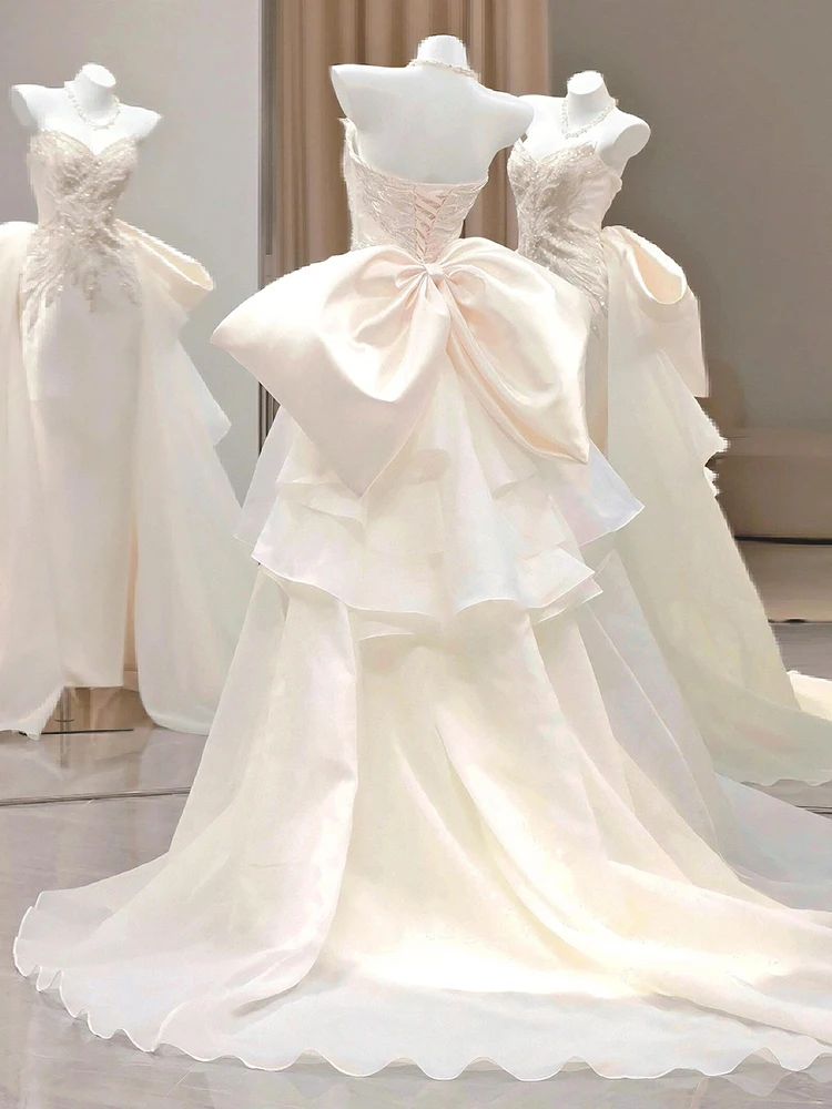 ثقيل التطريز الساتان الزفاف الدكتور فاي الذيل وصيفة الشرف الدكتور المشاركة الاسمية الراقية خمر الصباح رداء الباب خروج الحجاب