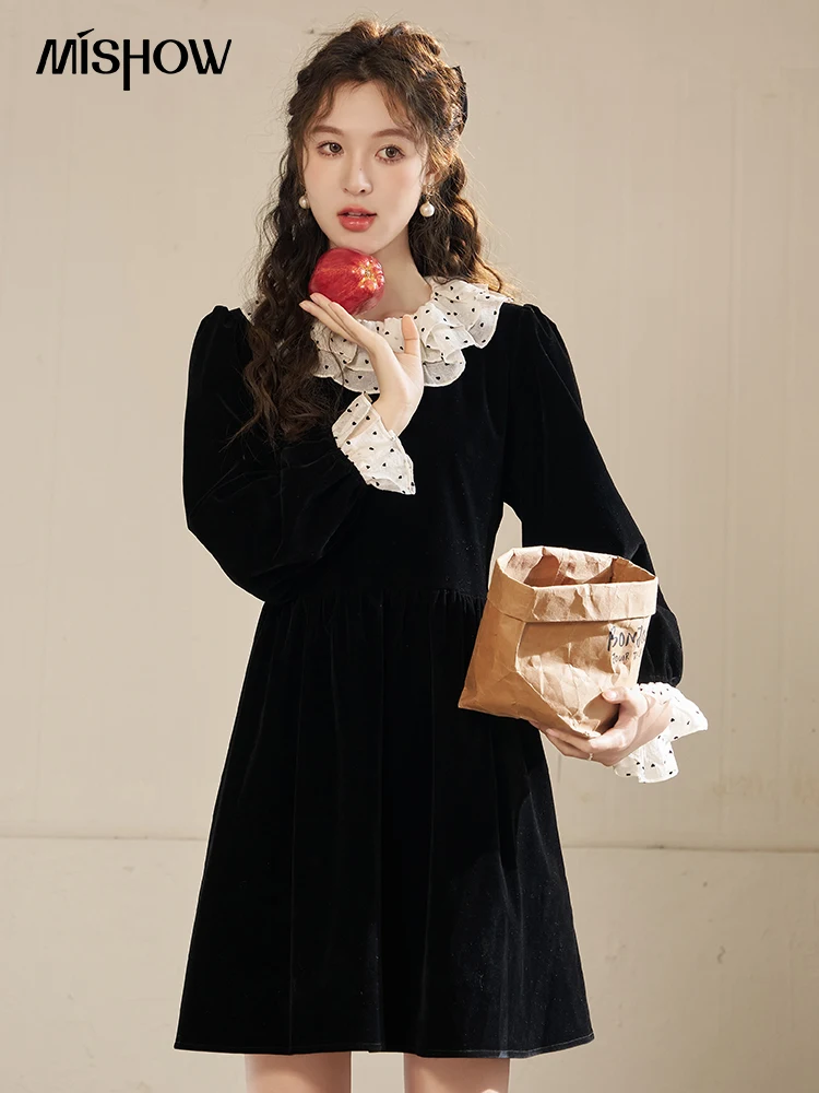 

MISHOW Black Velvet Long Sleeve Dresses Women Spring Autumn Retro Knee-length Cute O-neck French Splicing Dress Woman MXD12L1691