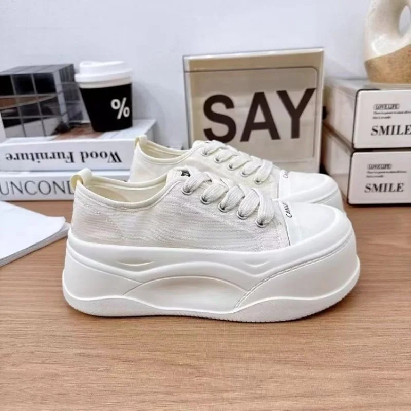 

Туфли в сетку на толстой подошве в европейском стиле. Весенне-летние легкие удобные женские кроссовки с большим носком, увеличивающие рост.