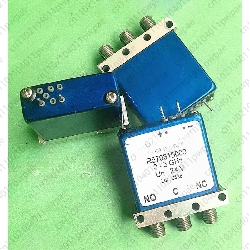 

Подержанный коаксиальный переключатель R570315000 3 ГГц 24 В SPDT RF SMA