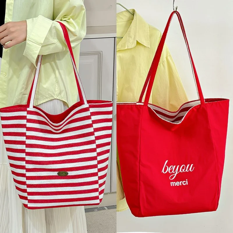 

Stylish Shoulder Bag For Women By Famous Designer, Premium Leather Construction With Inner Pockets, Elegant And Practical