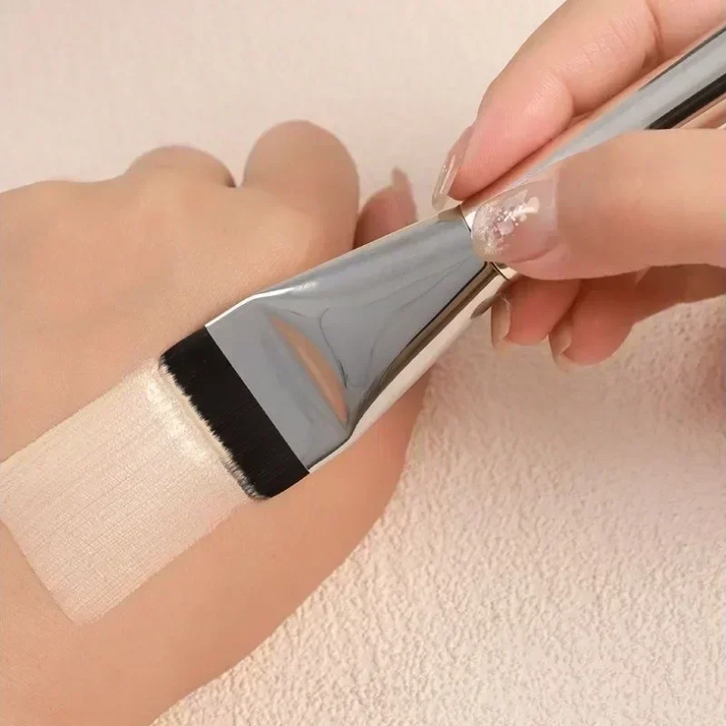Pennello per fondotinta ultra sottile da 1 pezzo Pennelli per contorno viso sottili e leggeri Pennello per contorno piatto Pennello per fondotinta in crema per sfumare
