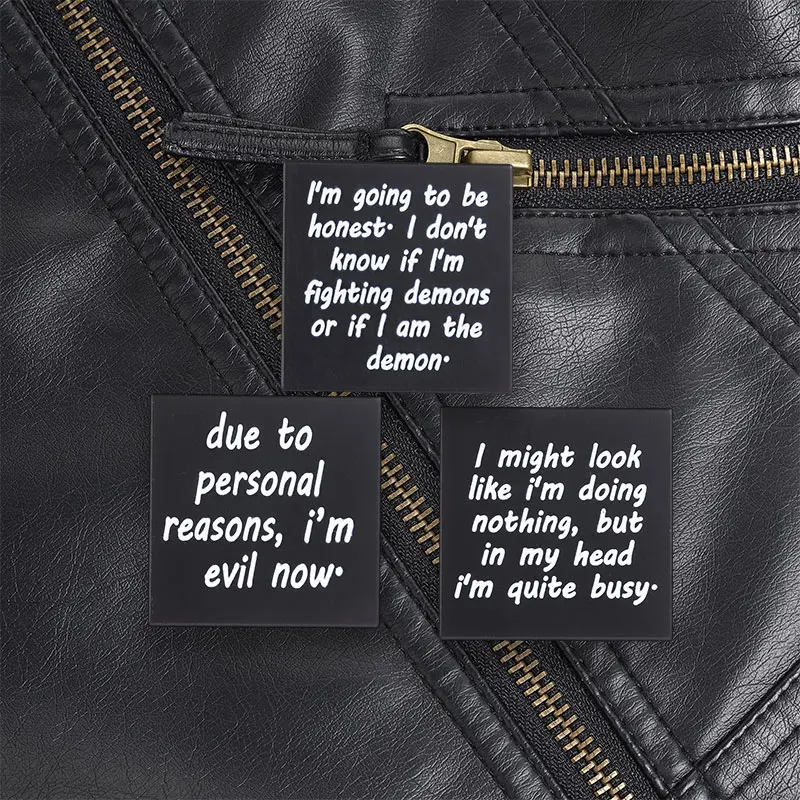 Mental Chaos Black Enamel Pin I Look Idle But Brain Overload for Introvert Emo Lovers Streetwear Charm