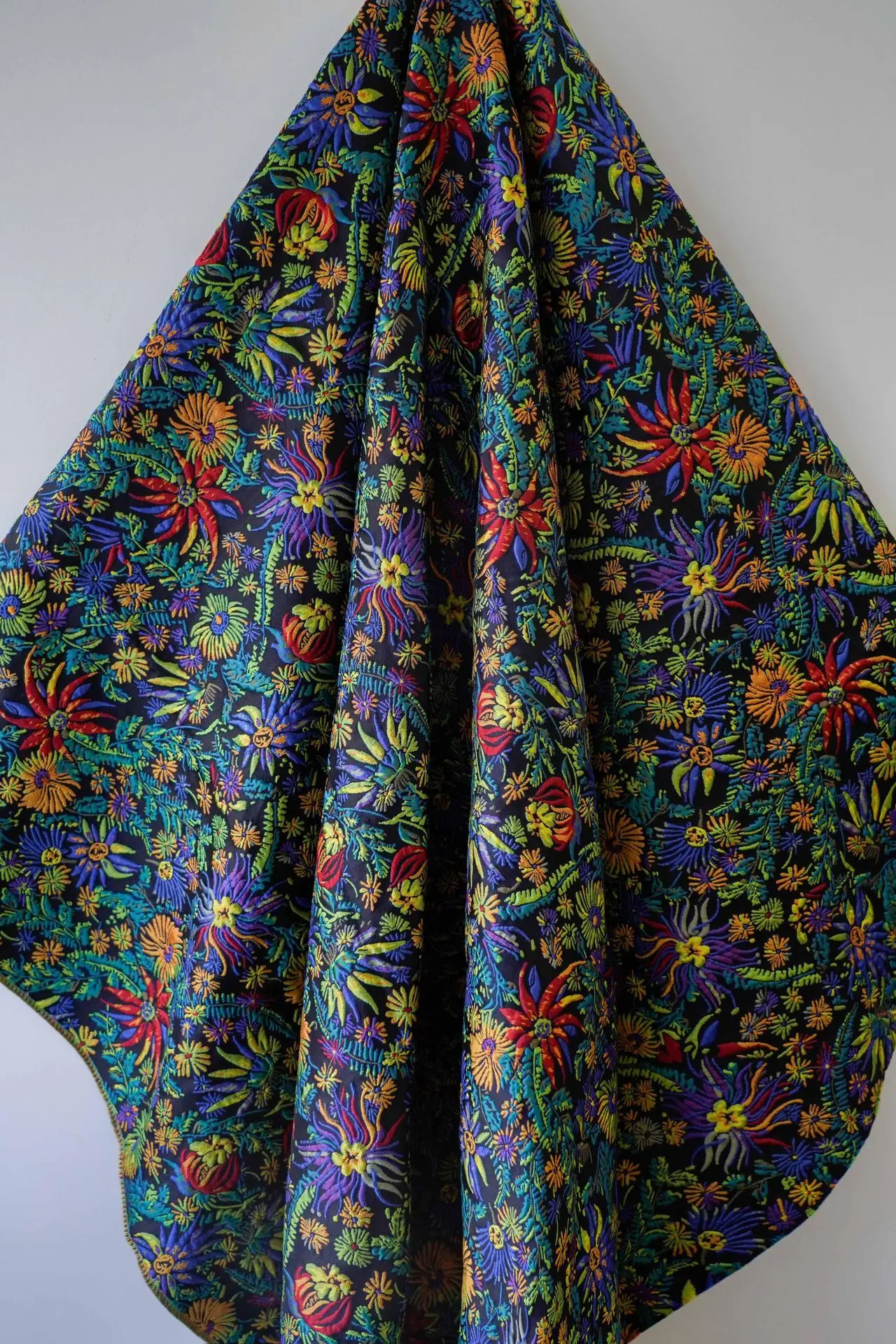 Fashion Relief Flower Jacquard Fabric Women\'s Suit Dress Bag Decorative Sewing Fabric
