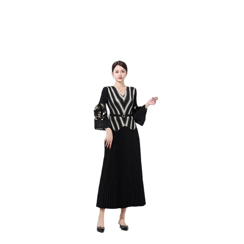 Miyake Pleated 2025 Spring and Fall New Fashion Suit Elegant Temperament Pleated Half Skirt Irregular V-neck Top Two-piece Set