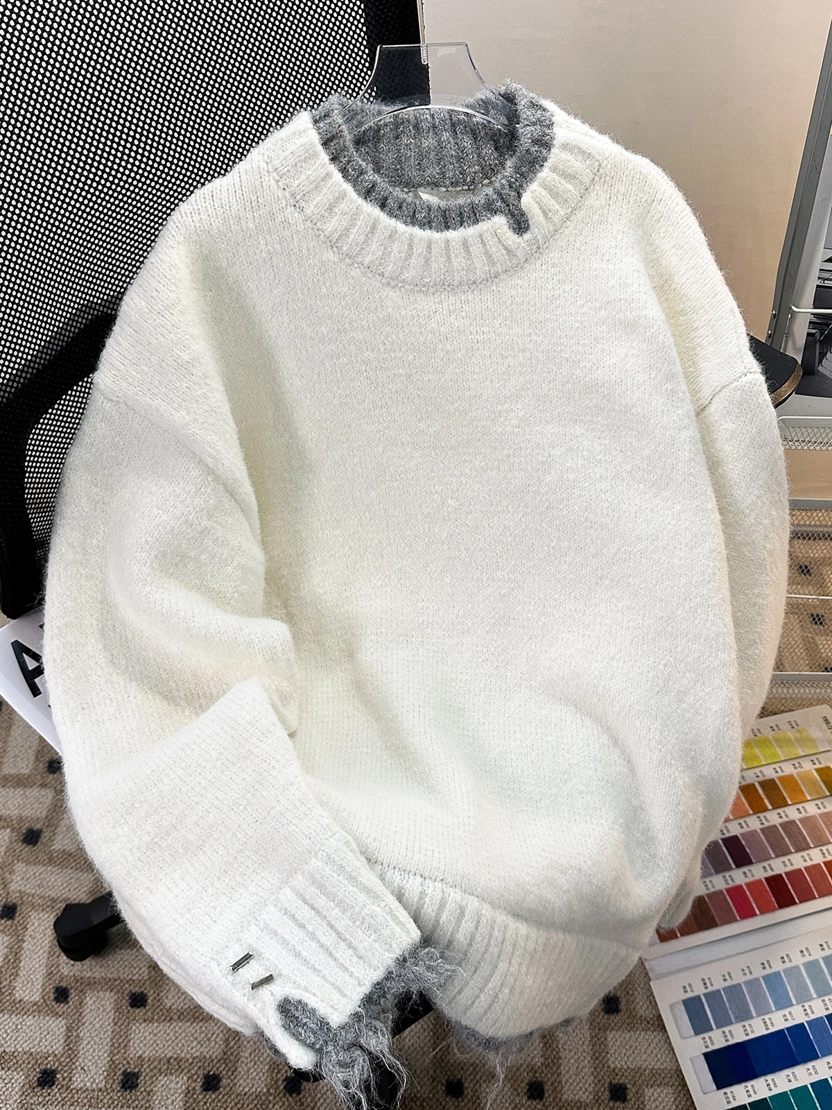 

Мужской вязаный свитер свободного кроя с дизайнерскими прорезями, круглым вырезом, теплый, модный, в уличном стиле, для зимы, повседневная одежда