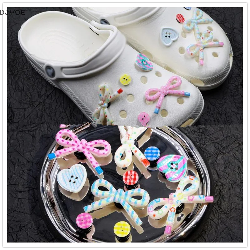 

【DJyoe】10Pcs Cute Bow Shoes Charm Simple Polka Dot Buttons Shoes Buckle Summer Beach Sandals Shoe Charms DIY Shoe Decoration