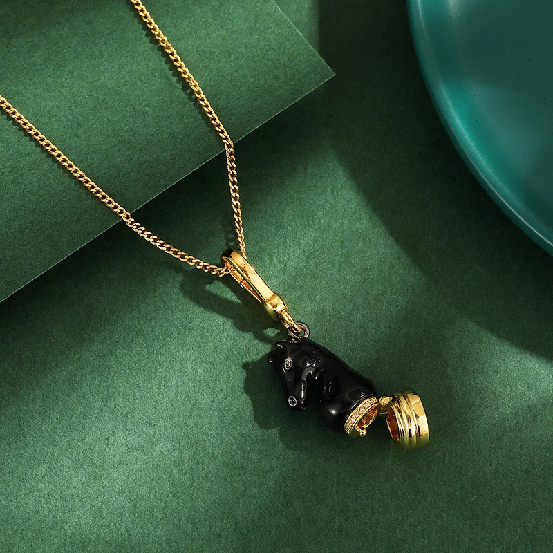 1Pc Exquisite Enameled Black Horse Head Chess Piece Pendant,A Niche And Fashionable Bag Charm For Men And Women,Christmas Gift