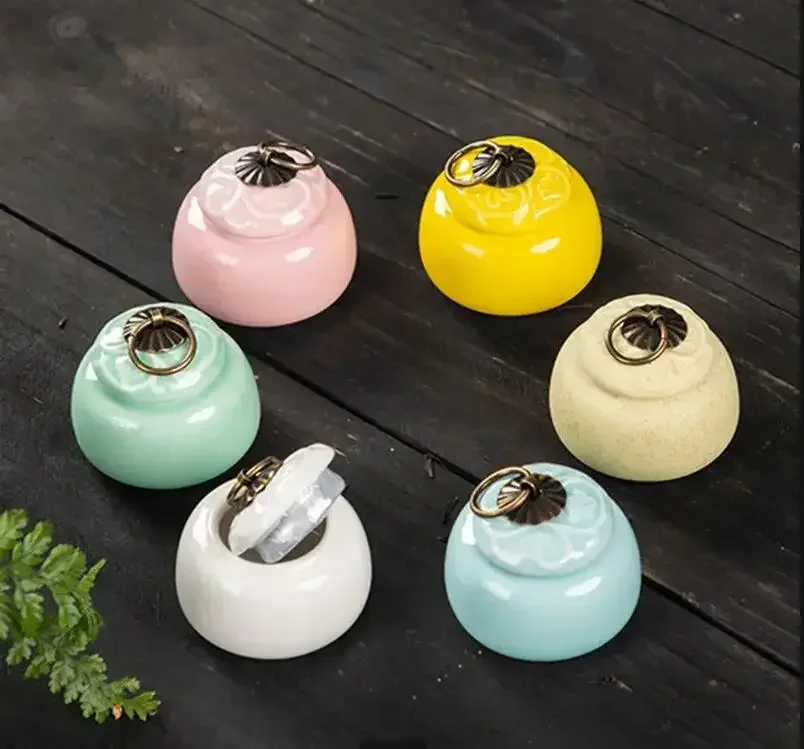 

Ceramic Storage Tank with Cover Small Sealed Tea Can Creative Cosmetic Ointment Storage Container Modern Household Storage Tools