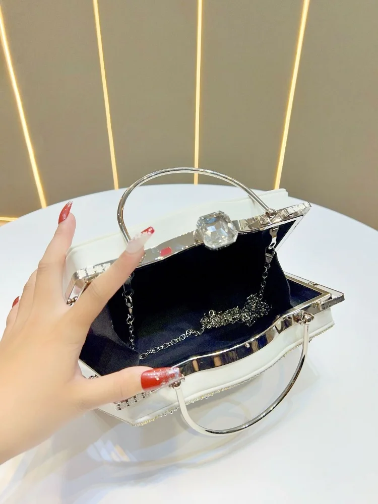 جديد إمرأة الراين الديكور مساء حقيبة 2025 حفلة موسيقية فاخرة مطعمة اللؤلؤ الماس حقائب بريق أنيقة صندوق صغير حقائب اليد