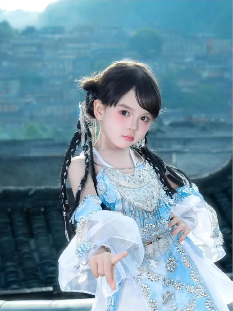 Costumes de spectacle pour filles de style ethnique, haut à licou bleu et robe longue fluide, nouvelle collection