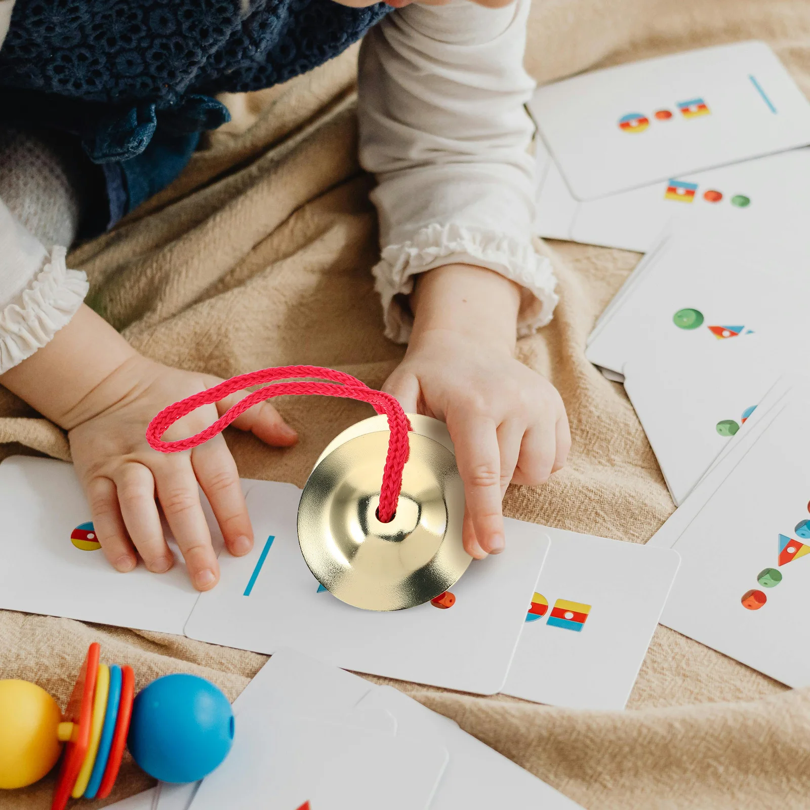 Kleine helle Metallbecken für Kinder, Musikinstrument, pädagogischer Rhythmus, Musikausdruck, Kindergarten, interaktives Spiel, sicher