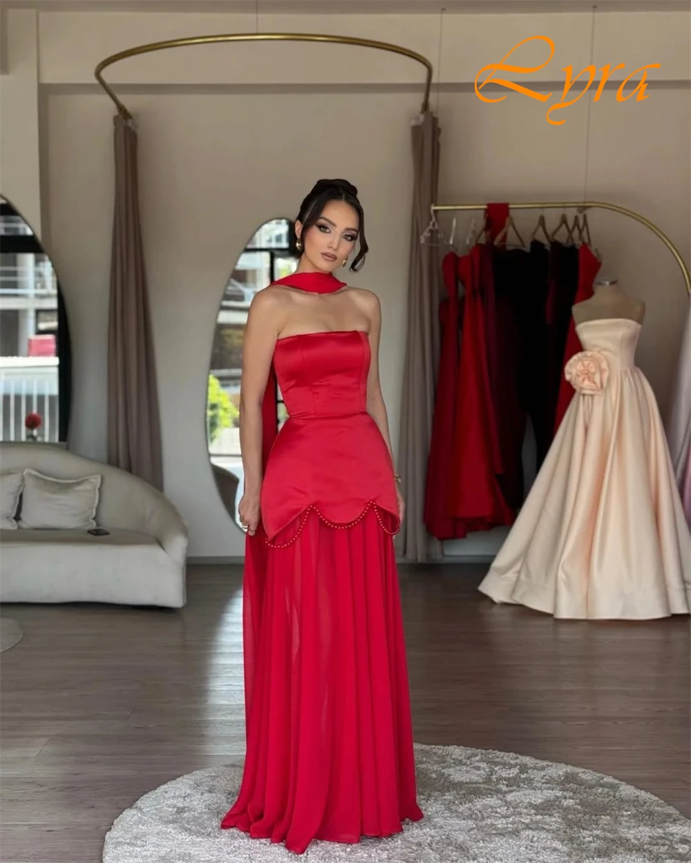 فستان سهرة شيفون ناعم مخصص بدون حمالات، فساتين حفلة موسيقية رائعة مطرزة بالخرز، قطار واتو، فساتين مناسبة خاصة