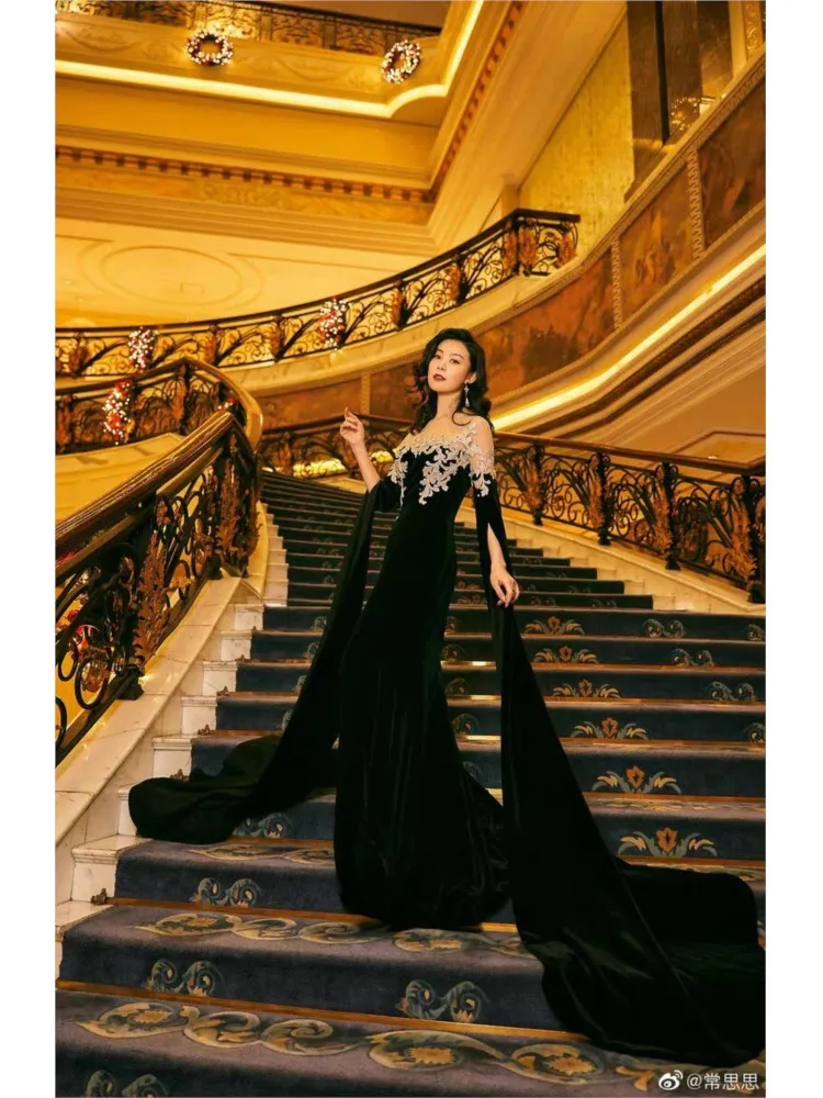 

The new black long long-sleeved evening dress is a and elegant for parties banquets performances