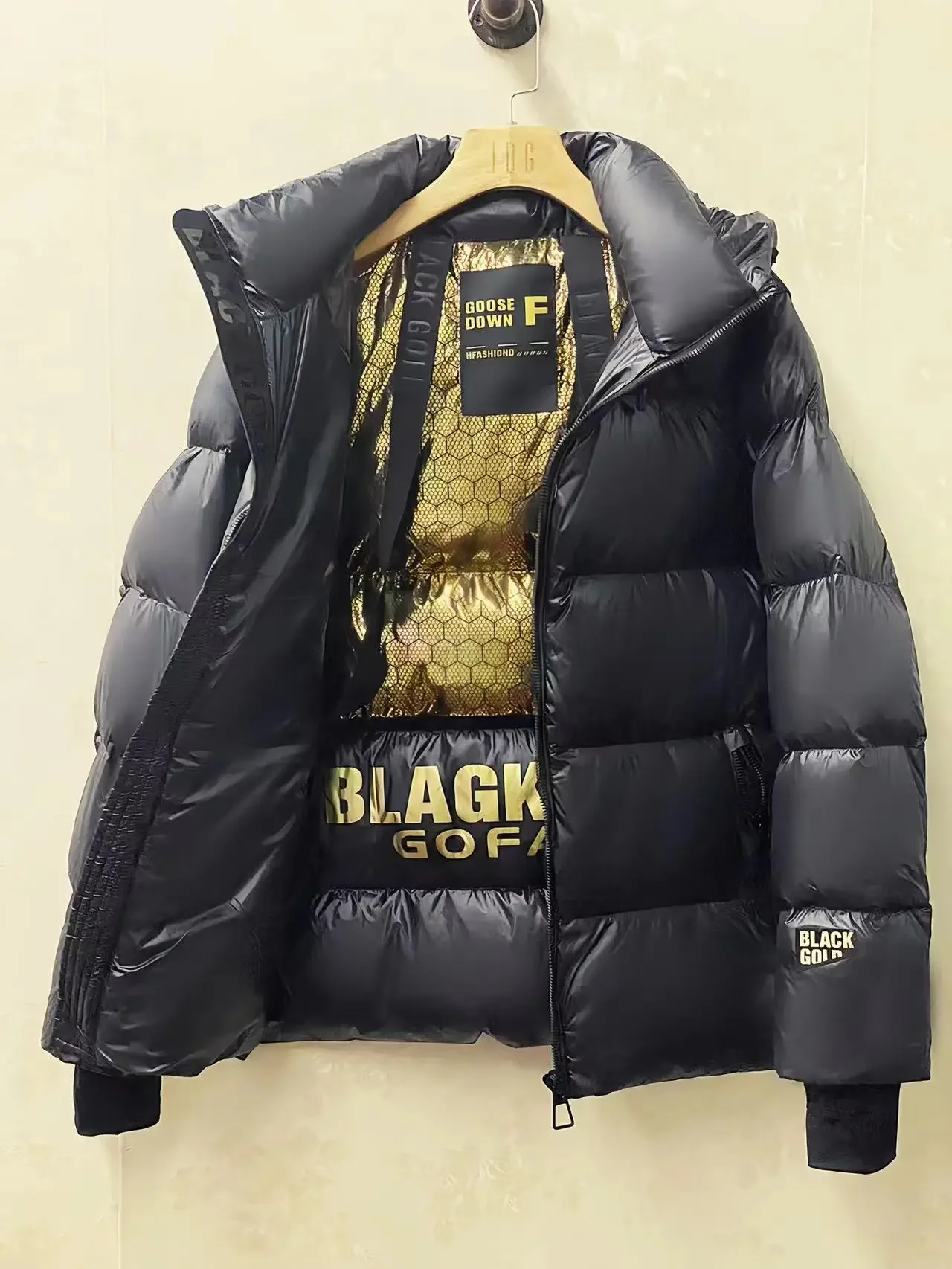 Winter Black Golden Buckle Goose Down Jacket 2023 New High-End Men and Women Couple Warm Long Sleeve Hooded Short Down Coats