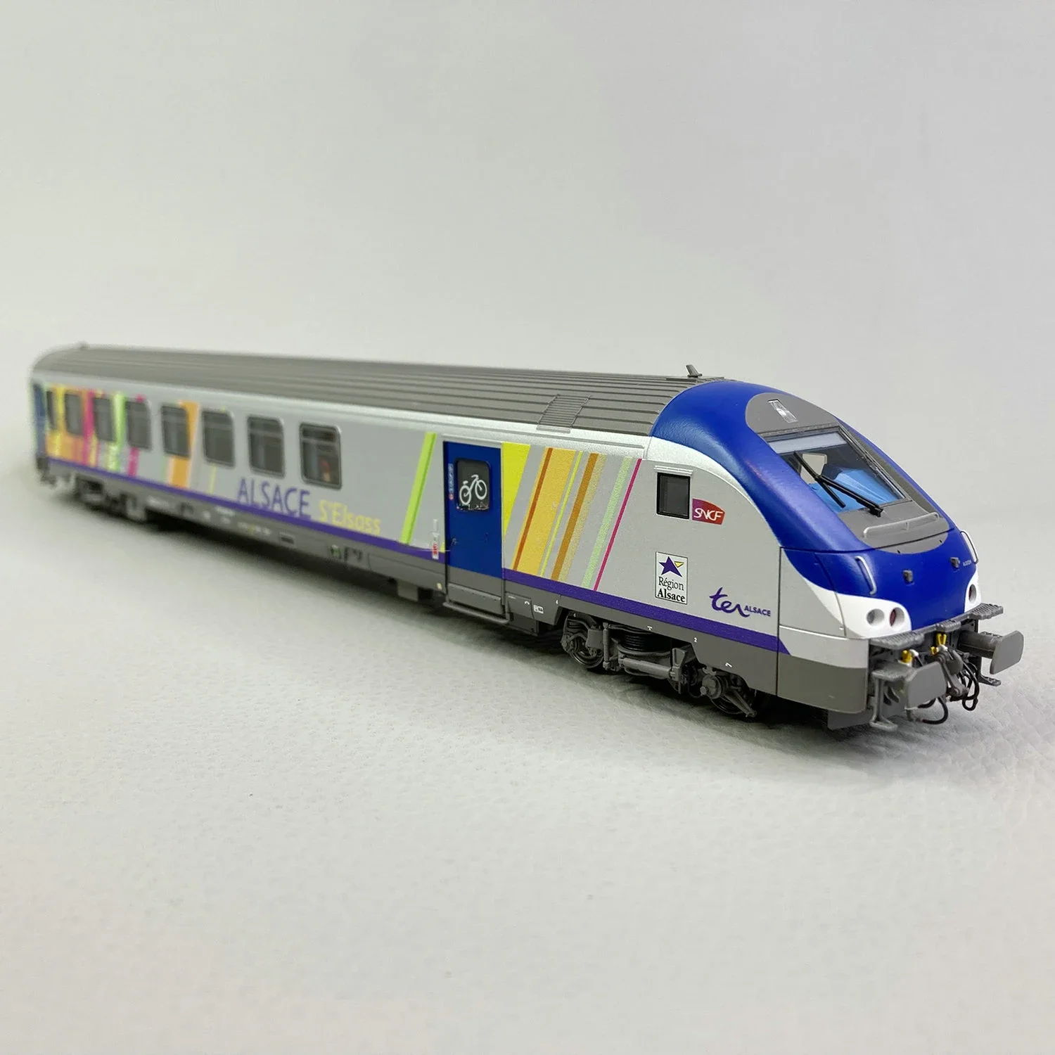 Train Model LS MODEL HO Type LSM Intercity Train Three Sections DC Version 41231 Rainbow 1/87 Train Model Toy