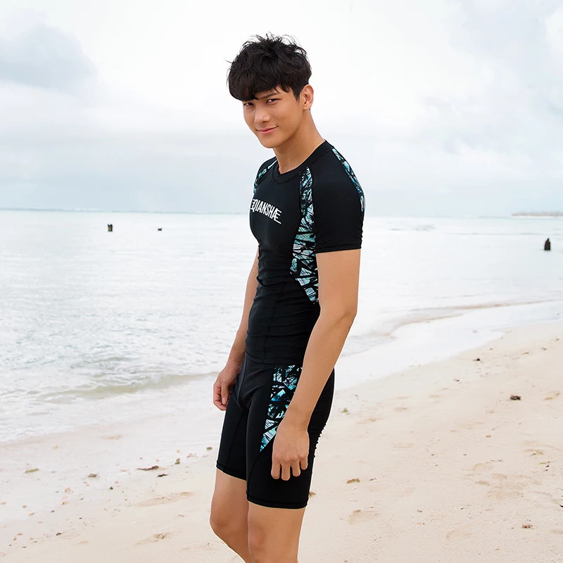

Korean Style Rush Guard Men's Top And Bottom Adult Swimwear Male Surf T-shirt+Shorts Rash Guard Swim Set For Beach Man