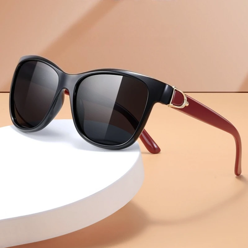 

New Eyewear Fashionable UV400 Sun Glasses Ins Style Retro Eyeglasses Chic Polarized Sunglasses for Women and Men