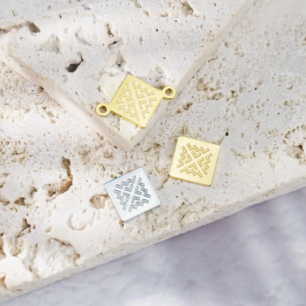 50 قطعة/الوحدة شخصية المعادن همونغ سحر مخصص محفور النقش همونغ قلادة الأبيض المينا العلامات Diy همونغ مجوهرات العلامات