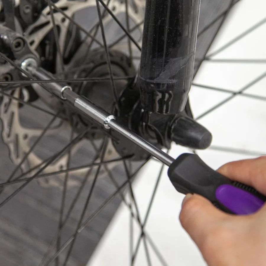 مجموعة أدوات منزلية مكونة من 39 قطعة أدوات يدوية منزلية أساسية مع حقيبة تخزين بلاستيكية متينة لإصلاح وصيانة المشاريع بنفسك