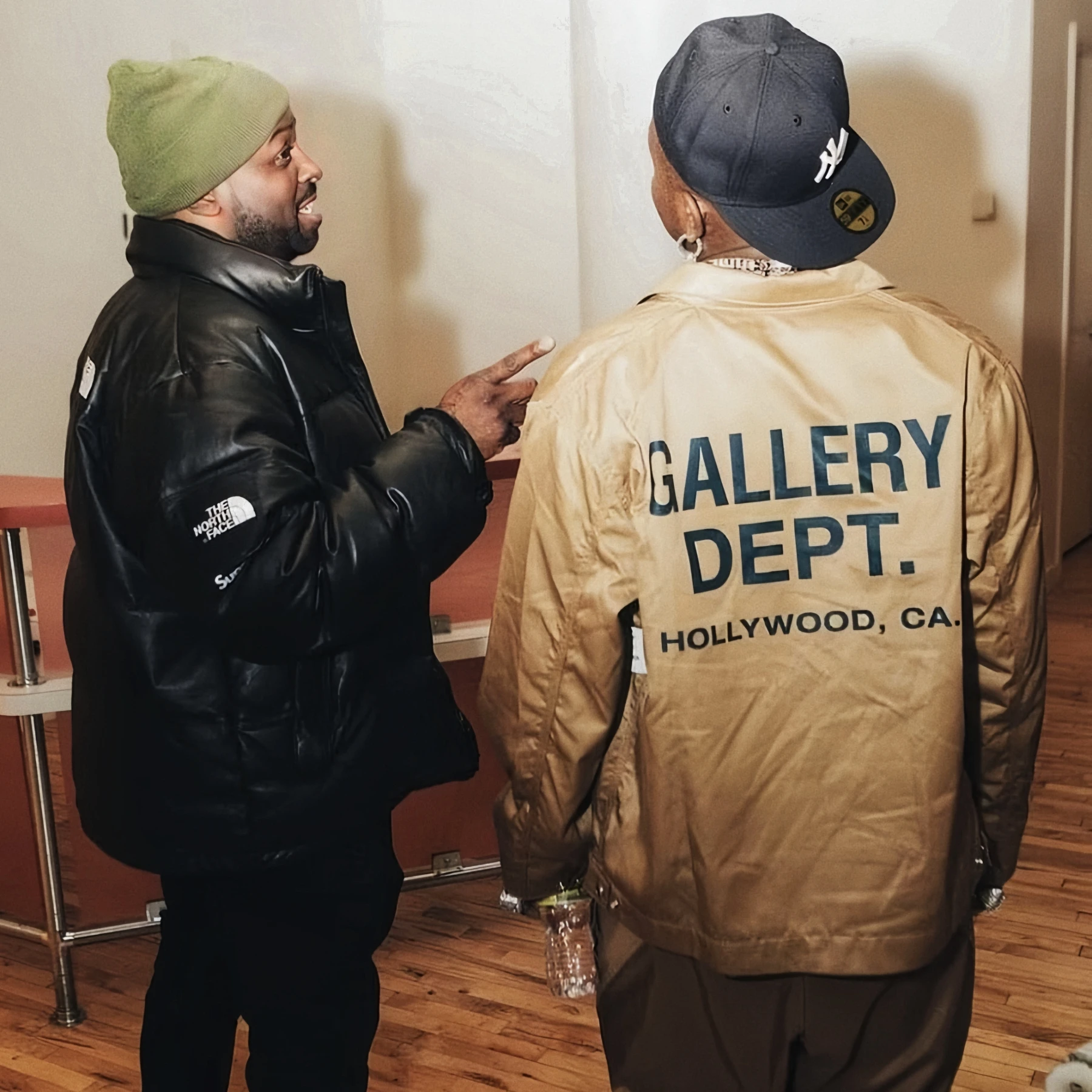 

Classic American Sle Letter Print Streetwear Jaet Set High Street Coat Trendy ort Sve Zipper Closure Cotton Blend