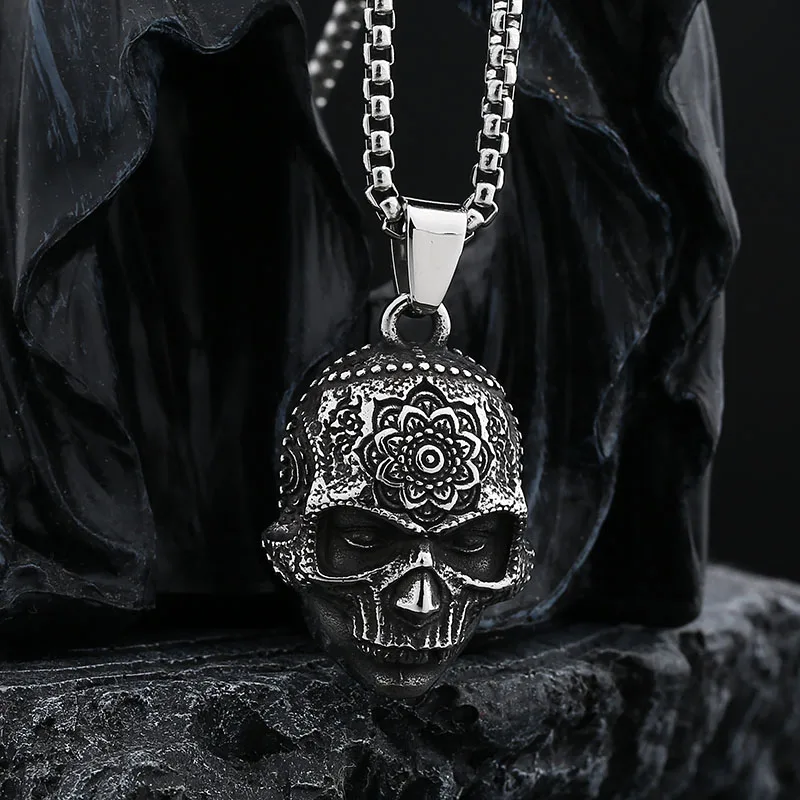 Punk Rock 2024 New Vintage Stainless Steel Skull Head And Pattern Necklace For Men Gothic Chain Biker Jewelry Party Gift