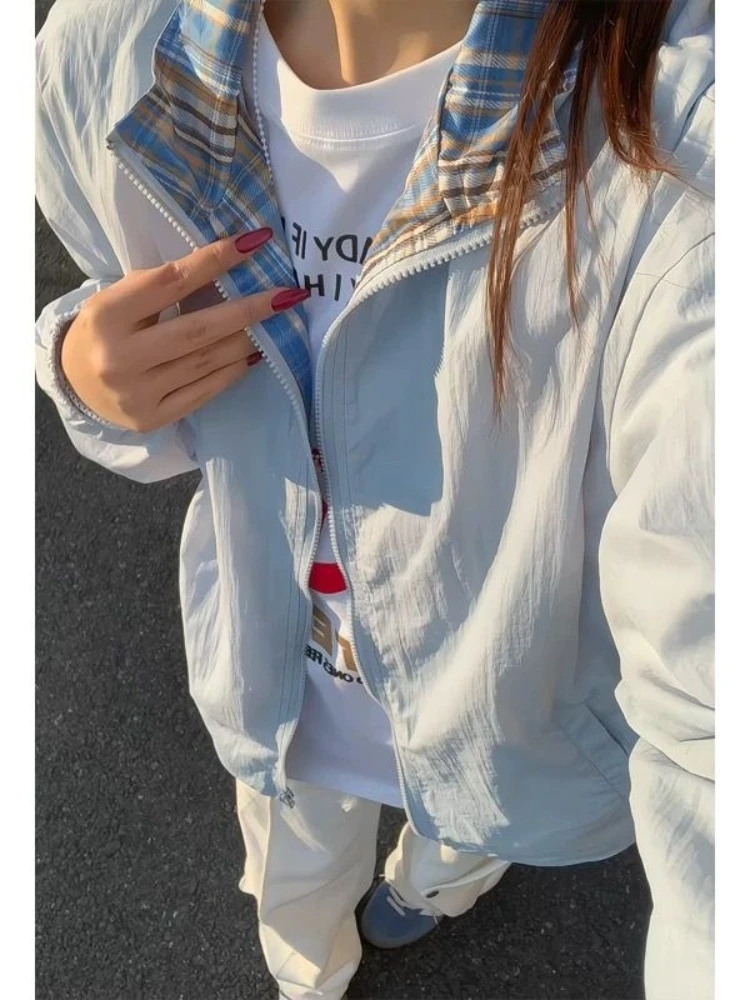 

Куртка унисекс Sun Mountain-Tech — легкая и дышащая с контрастным клетчатым капюшоном | Регулируемые манжеты и подол для предметов первой необходимости для походов